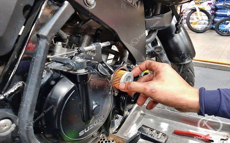 Người sử dụng nên thay lọc gió, lọc nhớt cho xe định kỳ