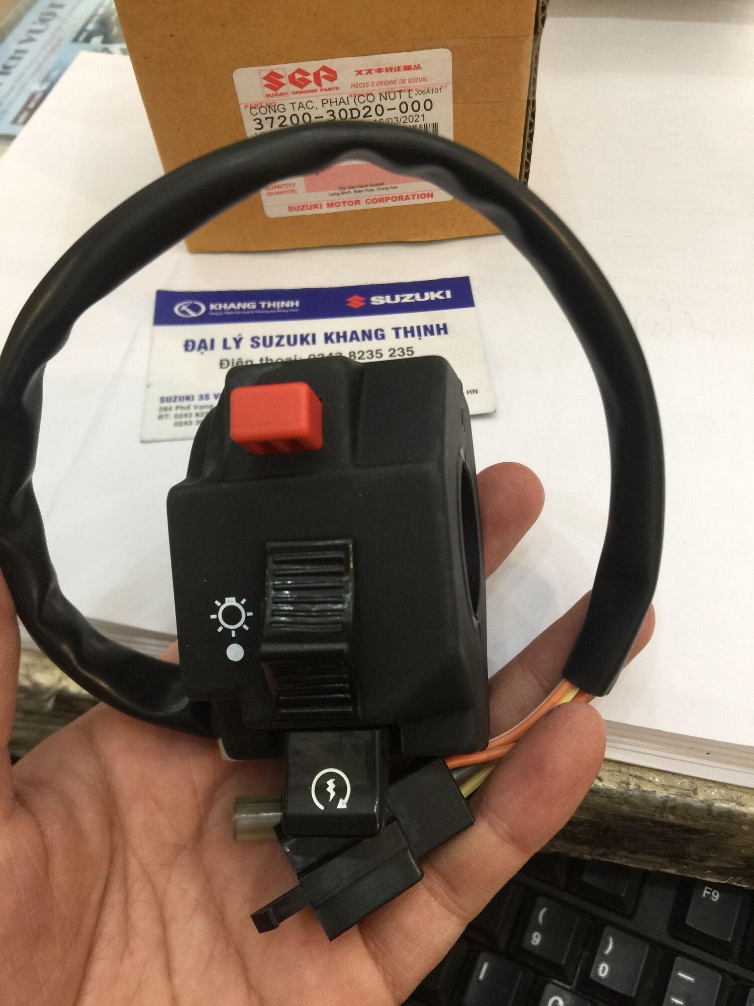 Cùm công tắc phải chính hãng Viva 110cc có núm đề - Ảnh 2